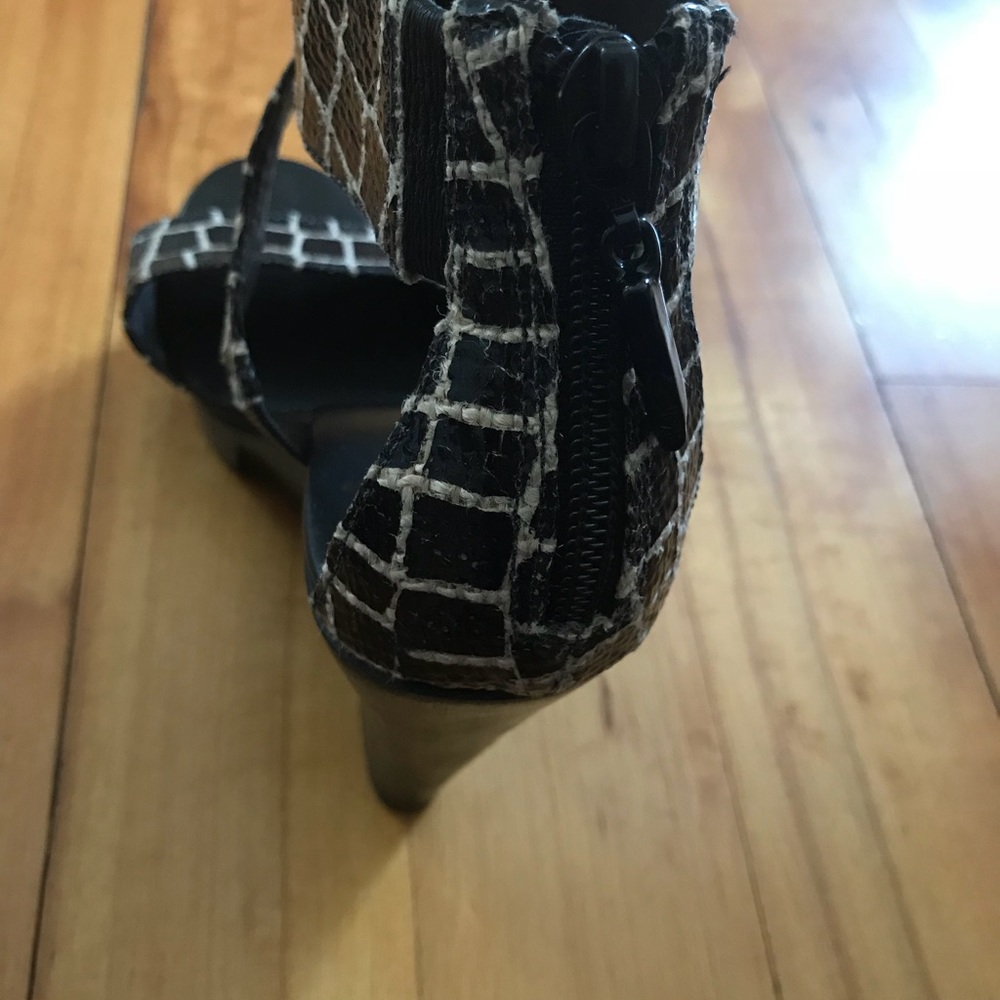 Brand new DVF wedge printed sandals. Size 8.